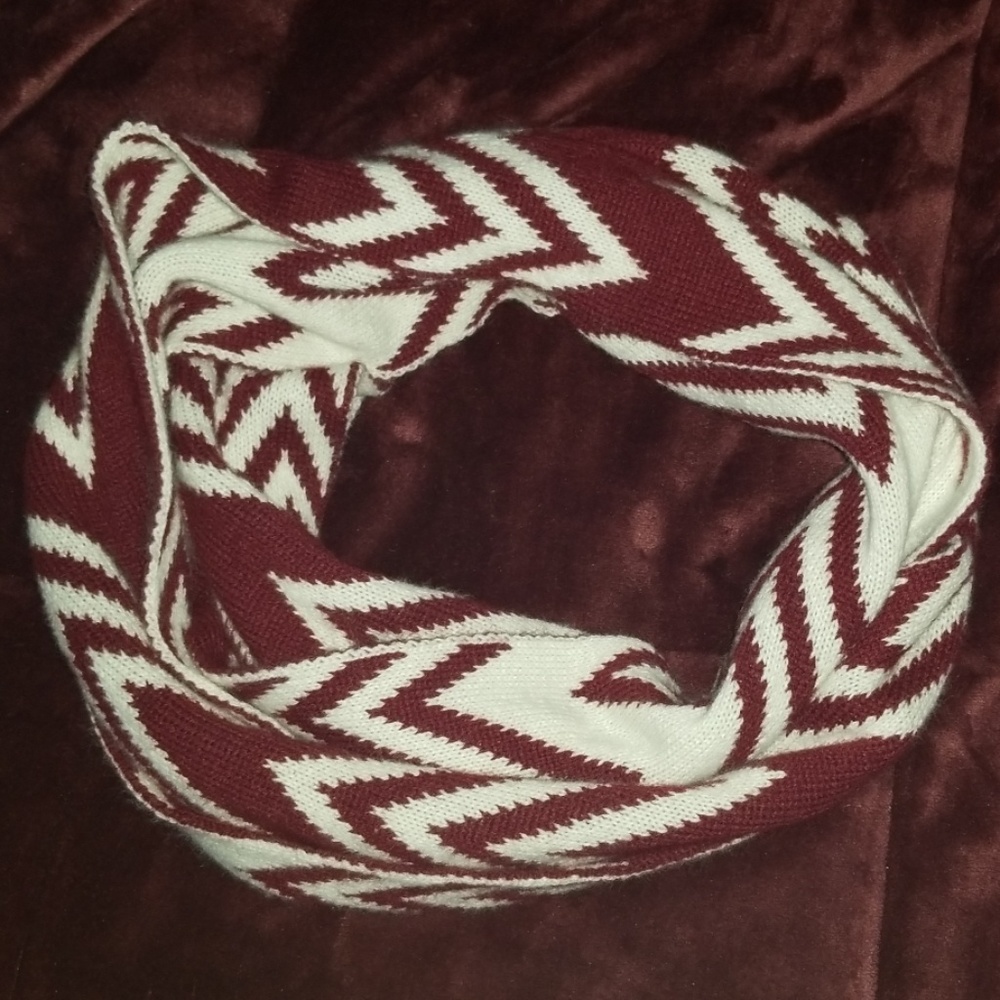 Fall infinity  warm winter scarf chevron burgundy